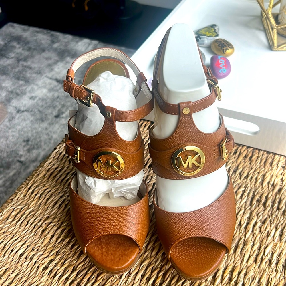 Michael Kors Mackenzie Sandal NWT
